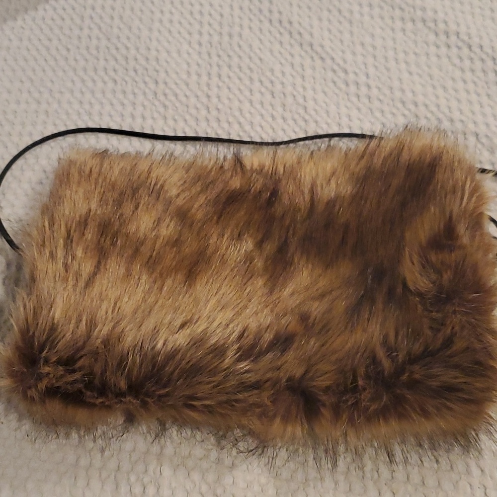 LA CARRIE Faux Fur Hand Muffs Women Winter Fuzzy Pouch Furry Plush Muffle (#22)